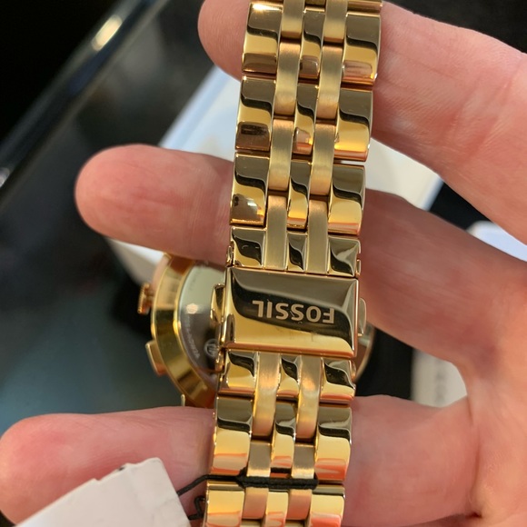 Brand New With Tags Rose Gold Color Watch - Picture 3 of 8